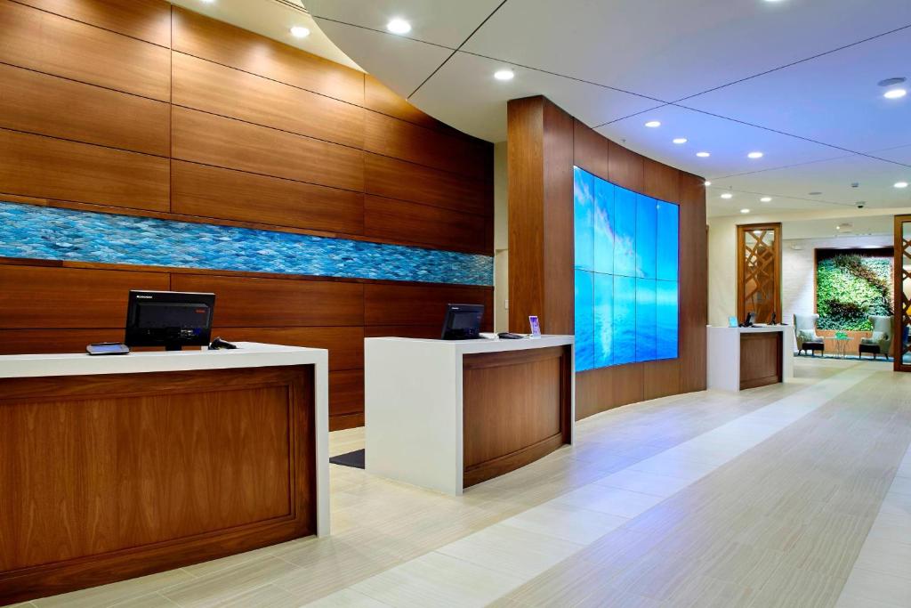 Front desk and check-in lobby at Orlando World Center Marriott